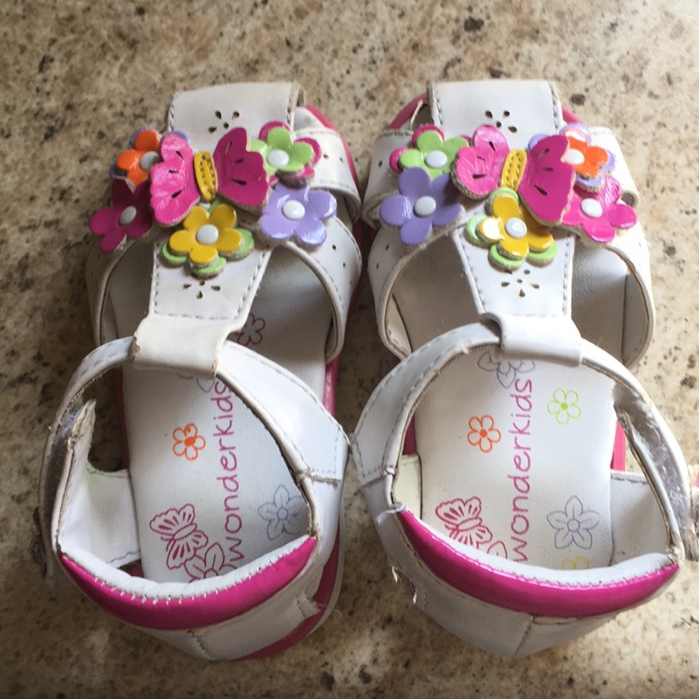2 for 5$💙Lil girls sandals